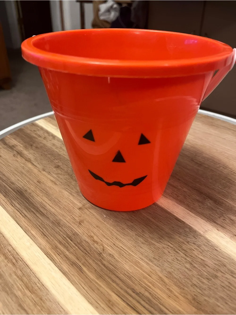 Collectable Blink Halloween Jack-O'-Lantern Candy Bucket with White Handle